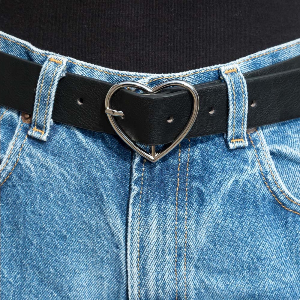 brandy melville heart belt